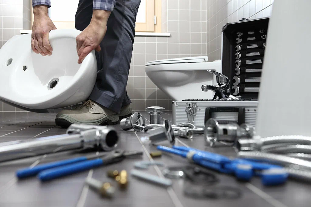 Plumbing tools prepared for a bathroom repair in Largo